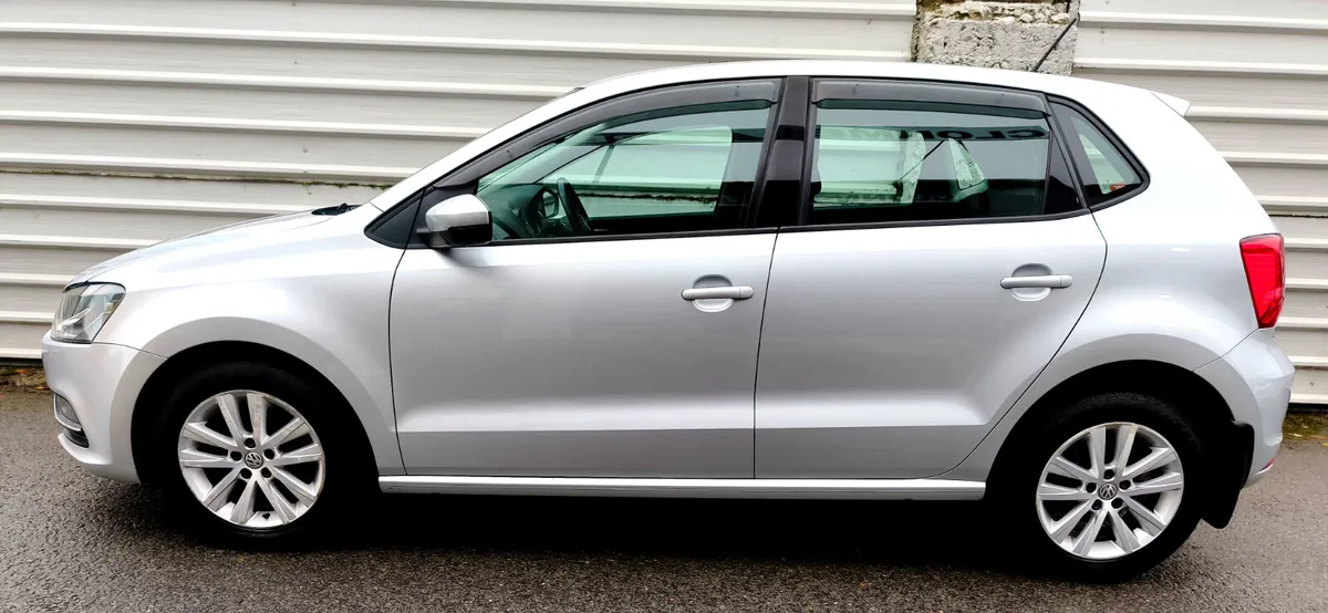 Volkswagen Polo 2016 LOW KILOMETRES , AUTOMATIC - Image 3