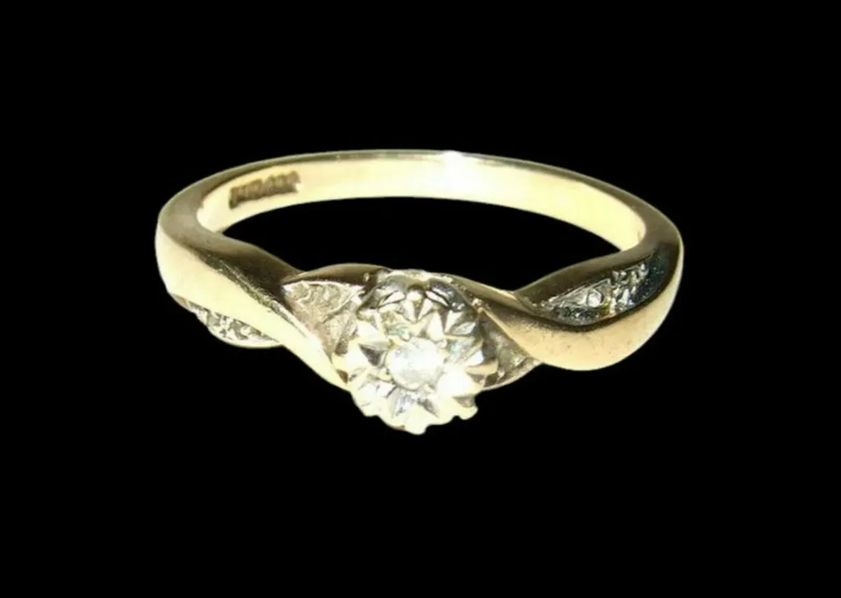 Vintage Hallmarked Diamond 9ct Gold Ring - Image 1