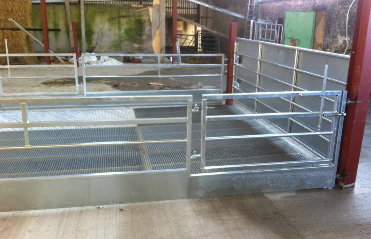 Walk Through feeders, barriers - Image 3