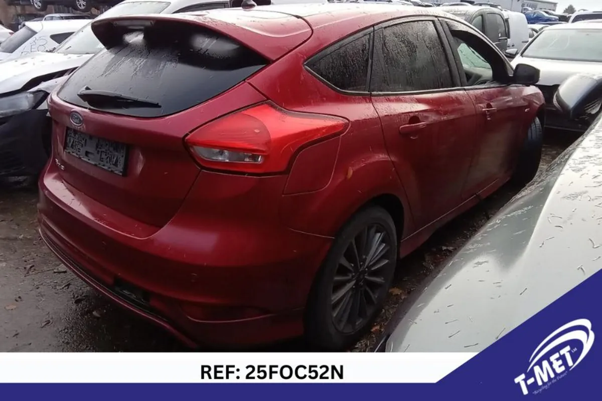 2018 FORD FOCUS BREAKING FOR PARTS - Image 4