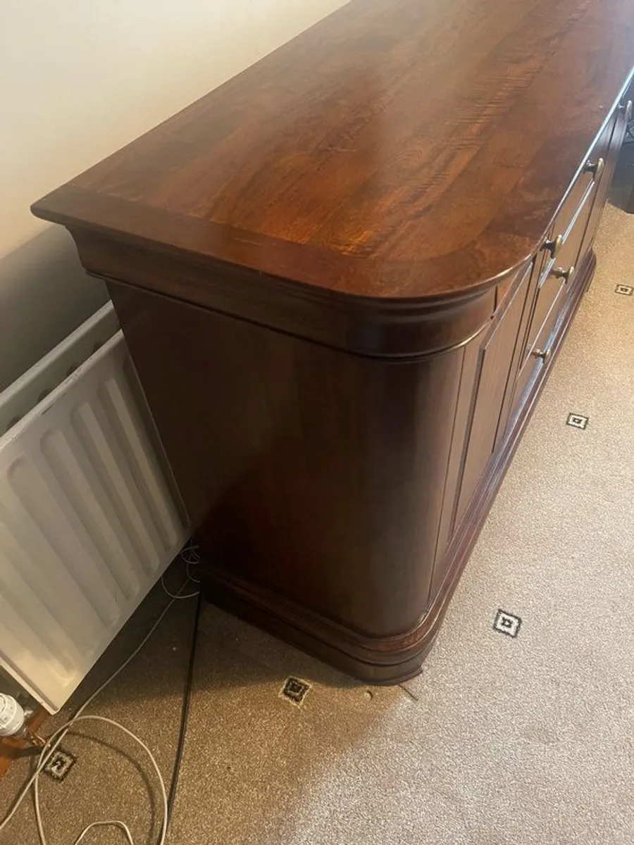 Lovely Solid Wood Traditional Sideboard - Image 4