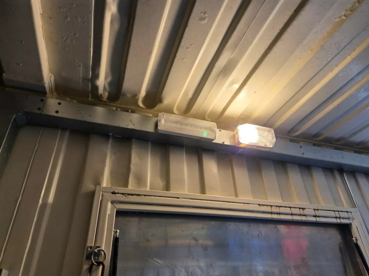 Changing Room  / Business Container - Image 4