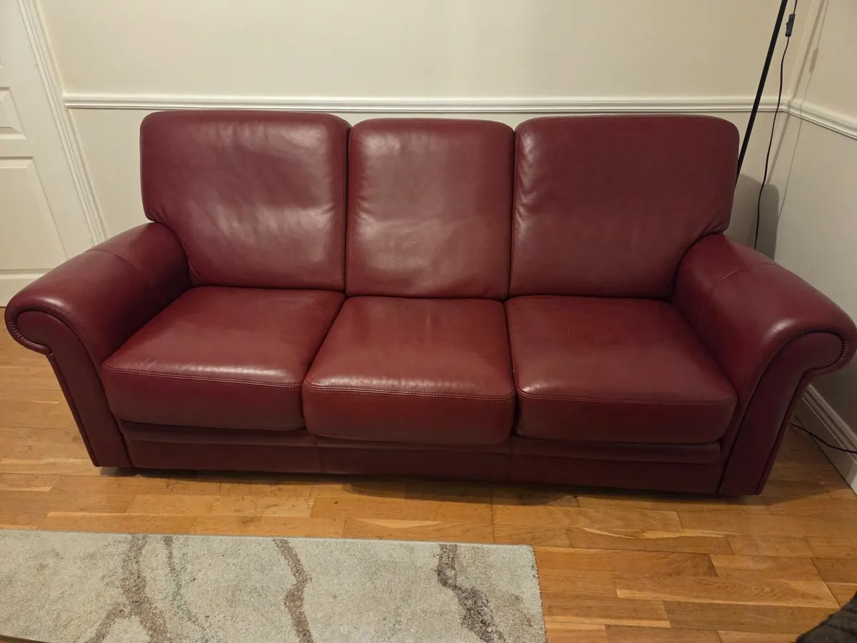 Dark red / burgundy high quality leather 3 seater - Image 3