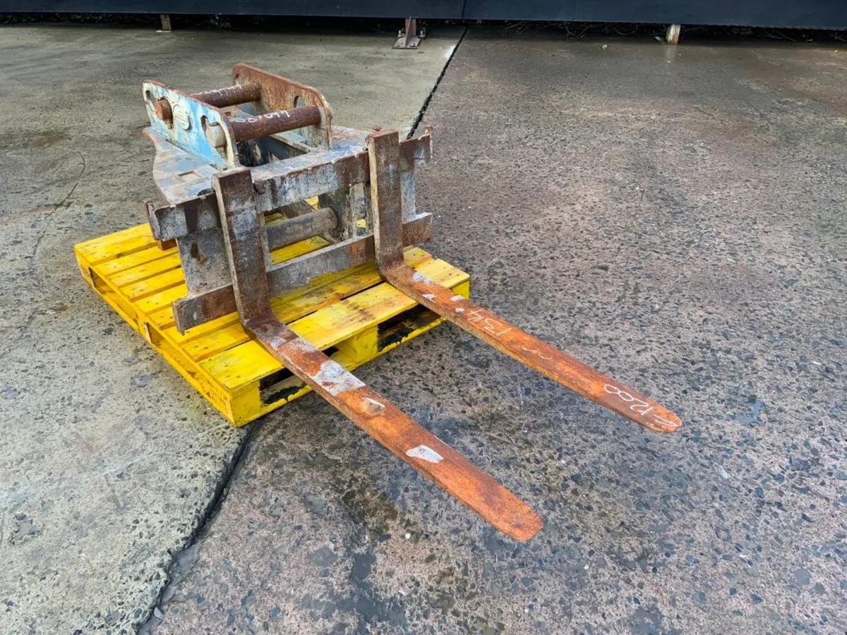 STRICKLAND PALLET FORKS......65 / 80mm........131 - Image 4