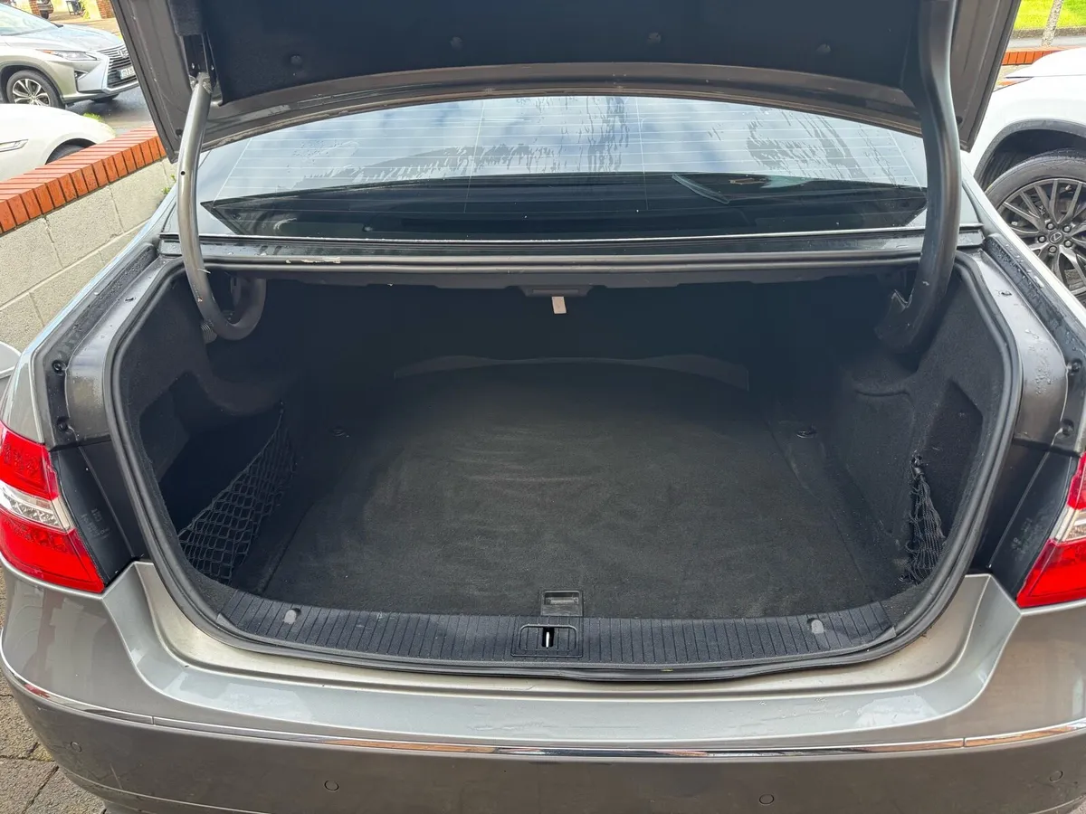 Mercedes E-class W212  2.2 diesel Automatic - Image 4