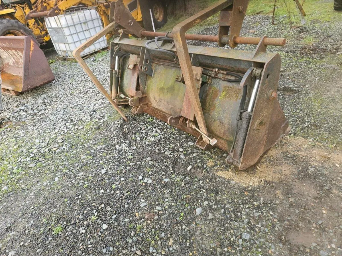 Massey ferguson  digger buckets - Image 3