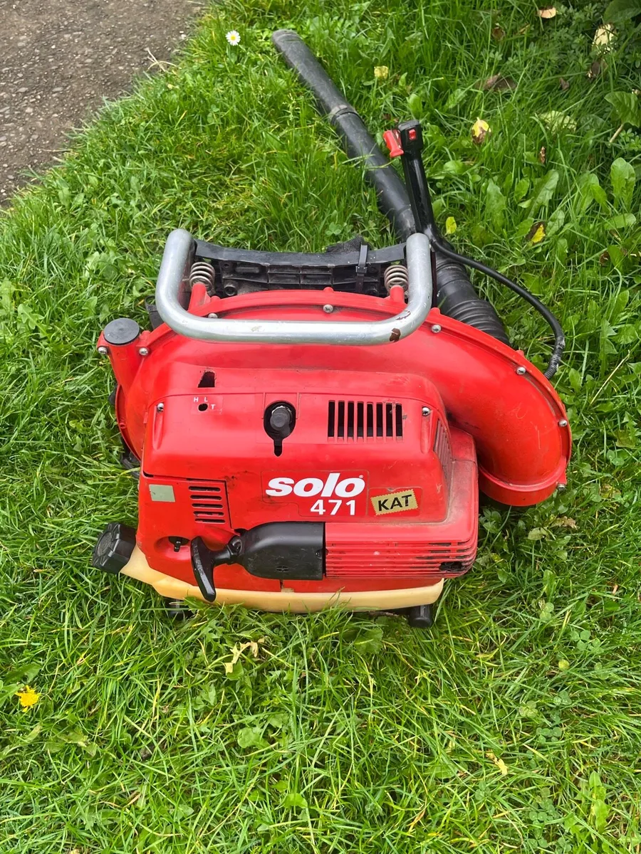 Leaf blower - Image 1