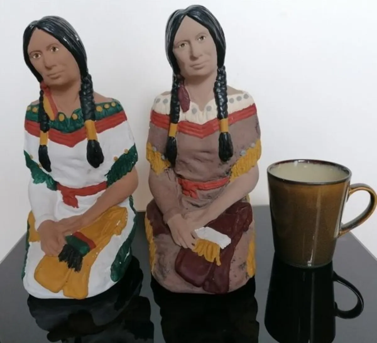 2 Collectible Sculptures - Image 1