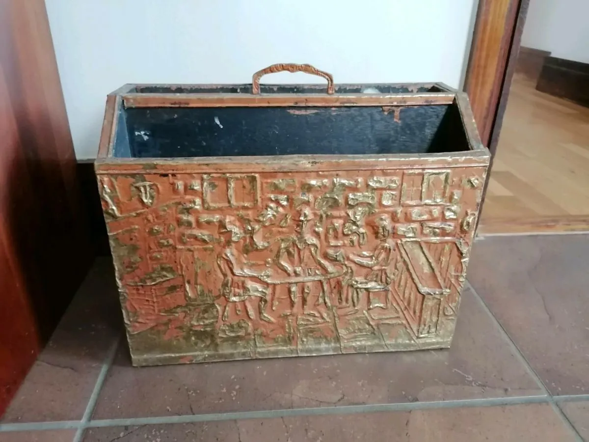 Vintage Magazine Rack - Image 1