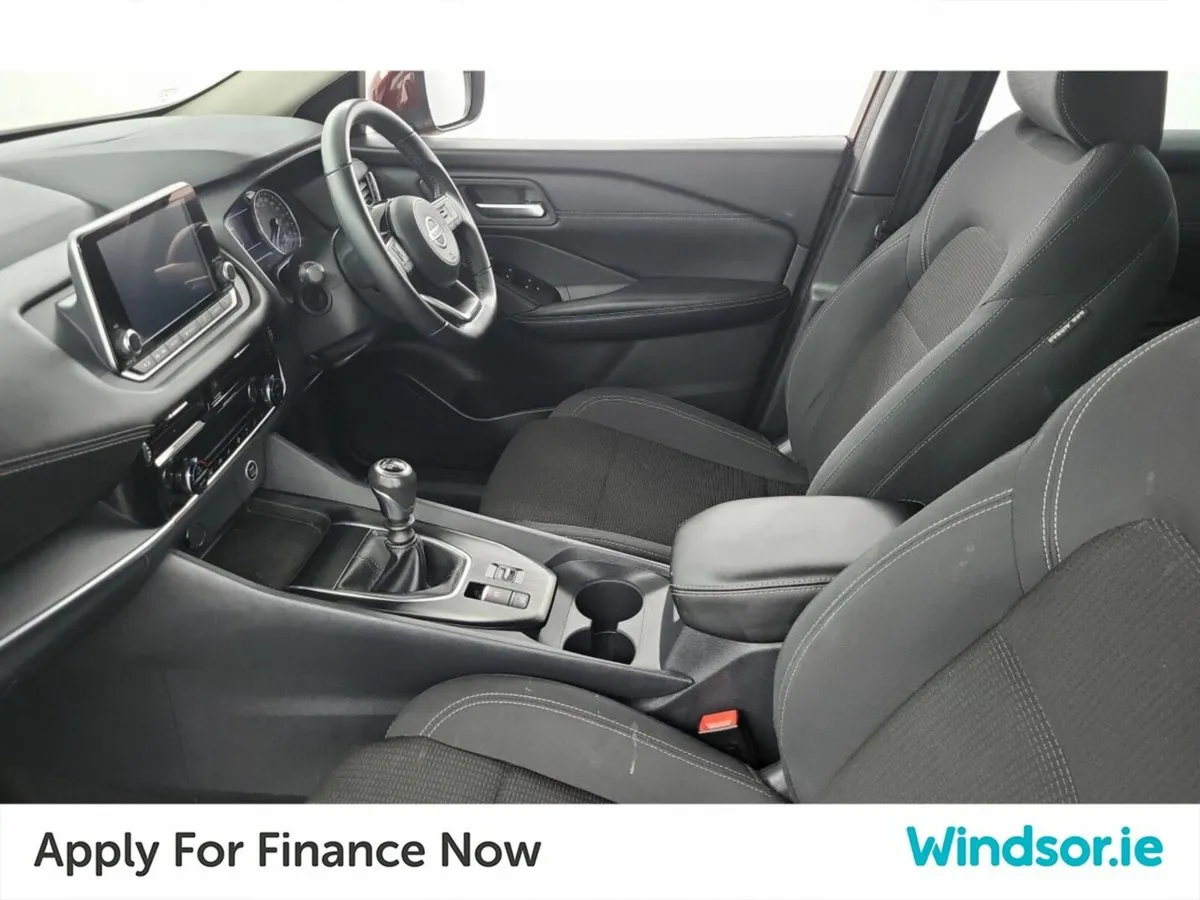 Nissan Qashqai 1.3 PET MILD HYBRID SV - Image 4