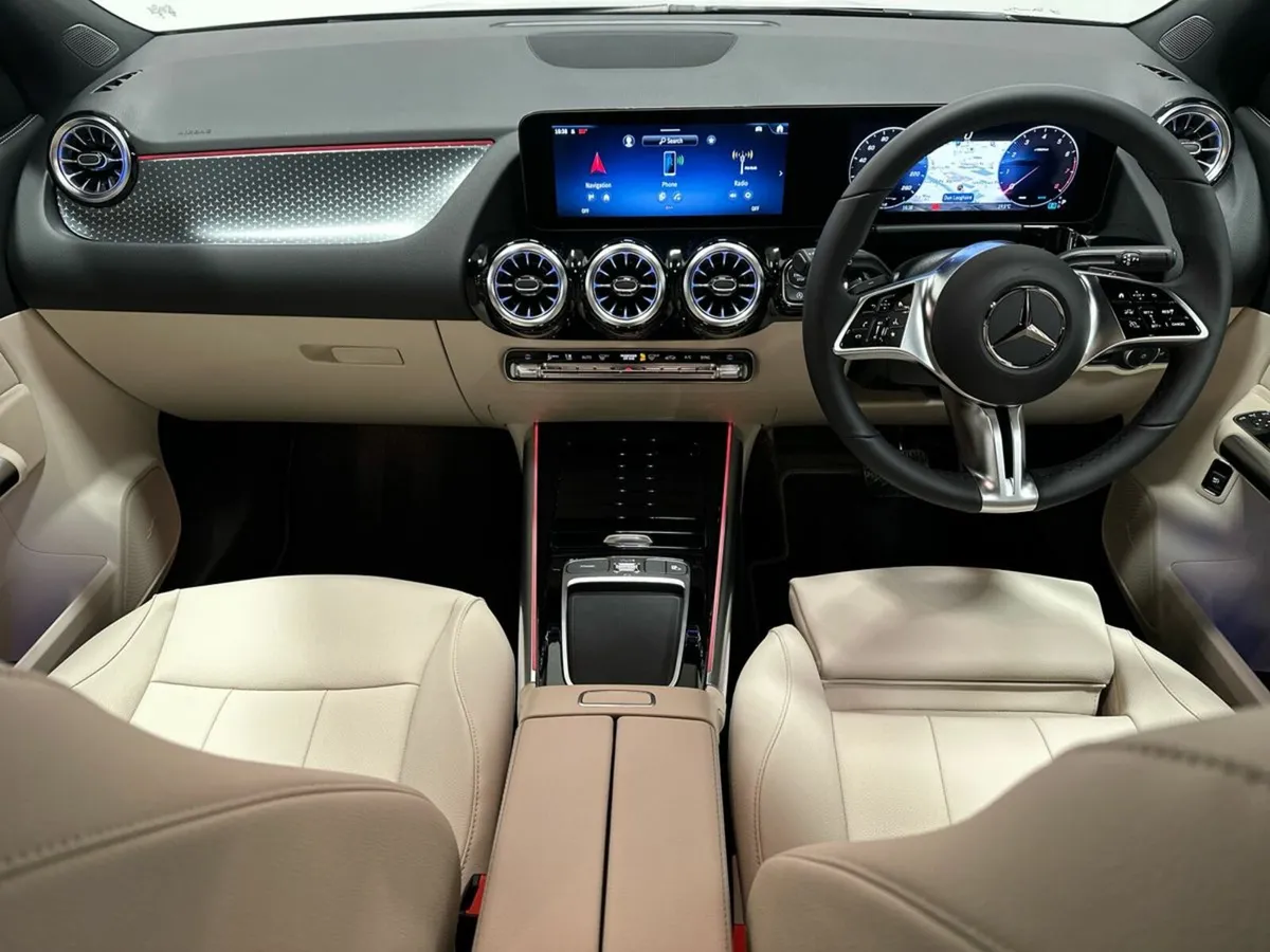 Mercedes-Benz GLA GLA180 Progressive Line + - Image 4