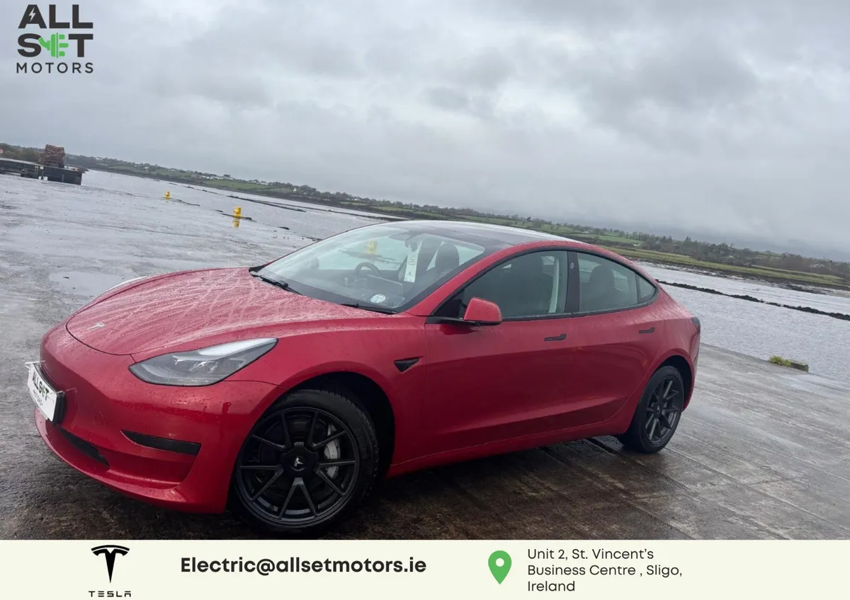 Tesla Model 3 2022  Standard Range + - Image 4