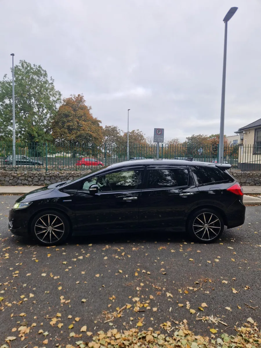 15 Honda jade 1.5 hybrid 6 seater Automatic - Image 4
