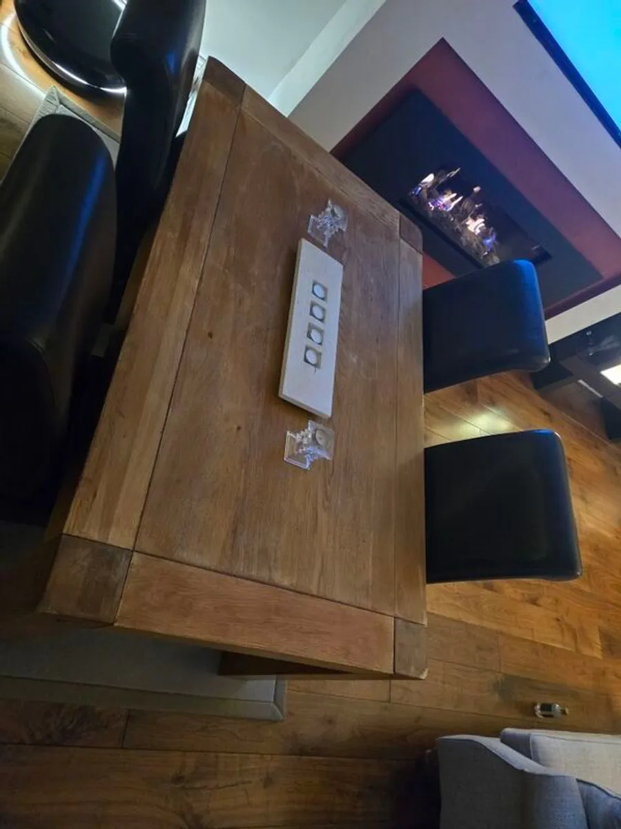 Solid Oak dining table and 5 chairs FINAL PRICE RE - Image 3