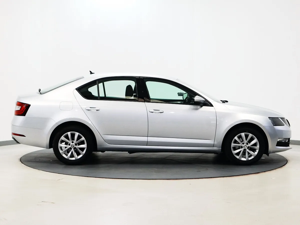 *70* 2021 Skoda Octavia 1.0tsi ambition - Image 3