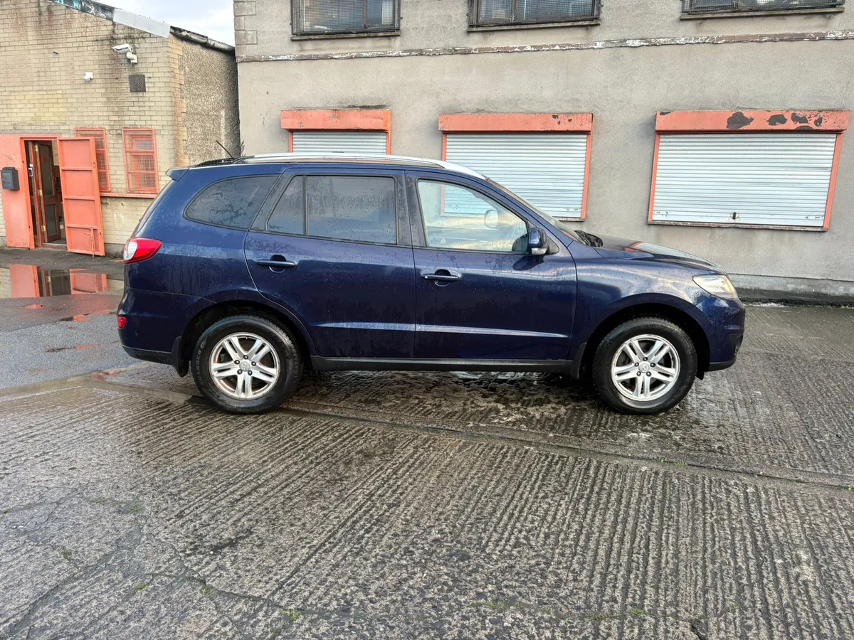 11 Hyundai Santafe 7 seater NCT 7/27 - Image 2