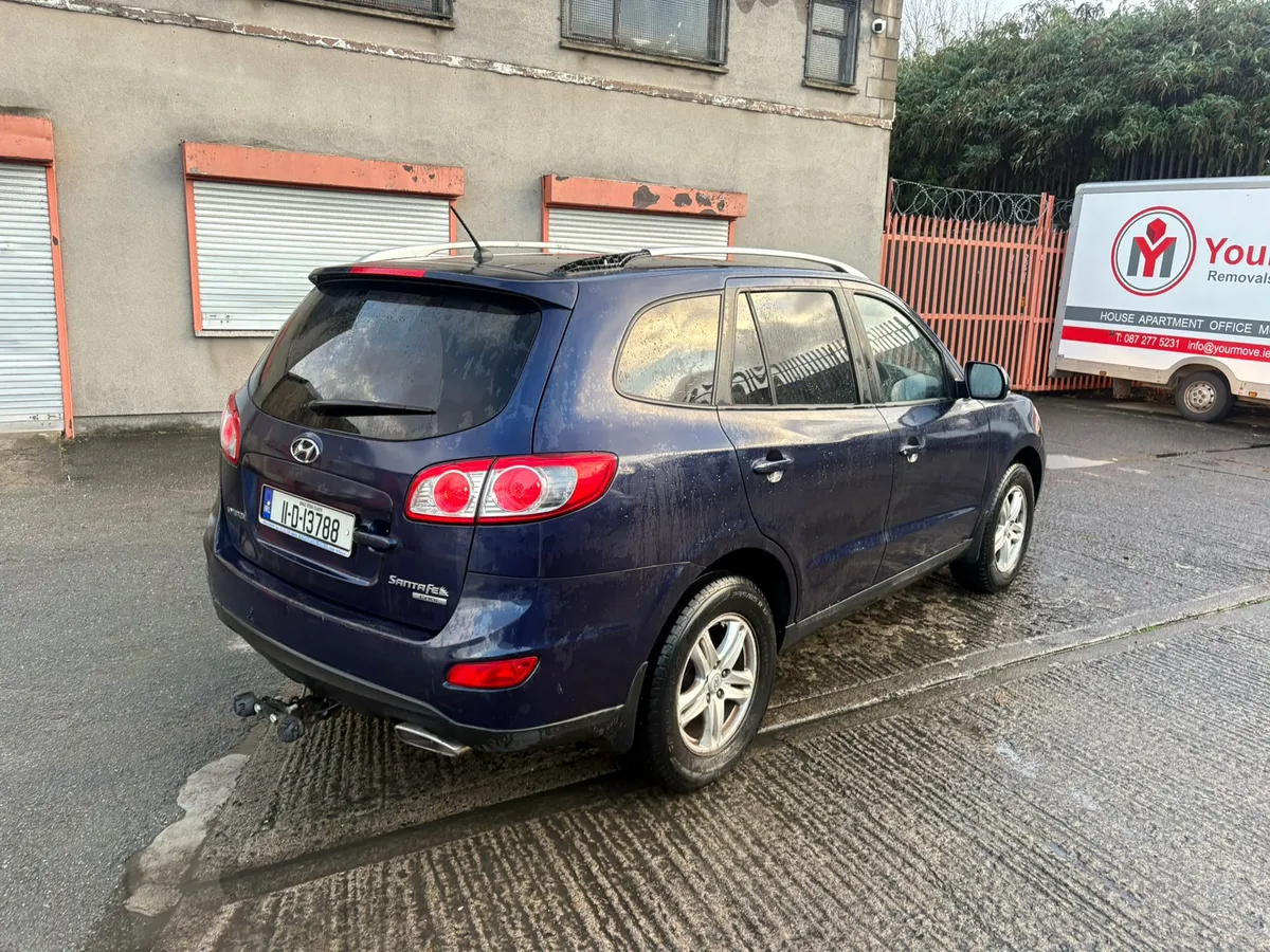 11 Hyundai Santafe 7 seater NCT 7/27 - Image 3