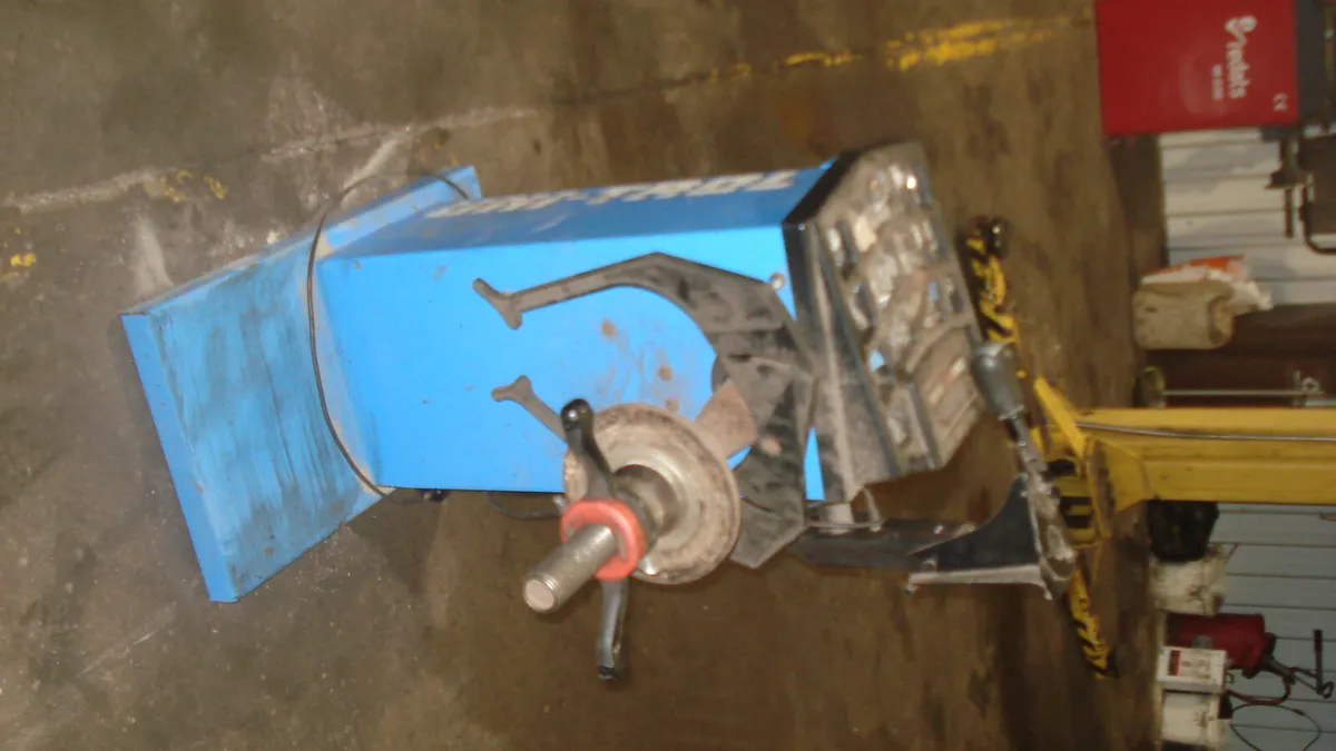 garage equipment - Image 3