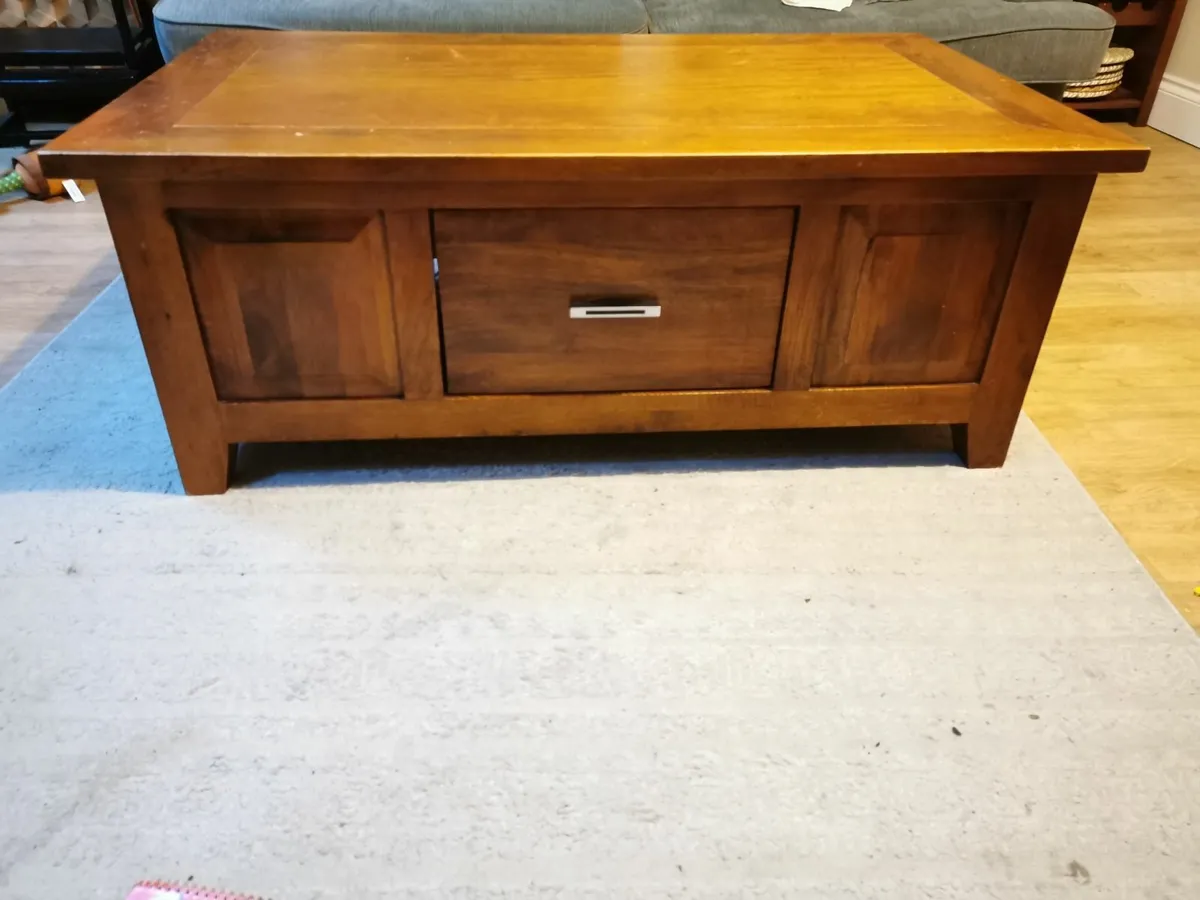 Solid wood coffee table - Image 1