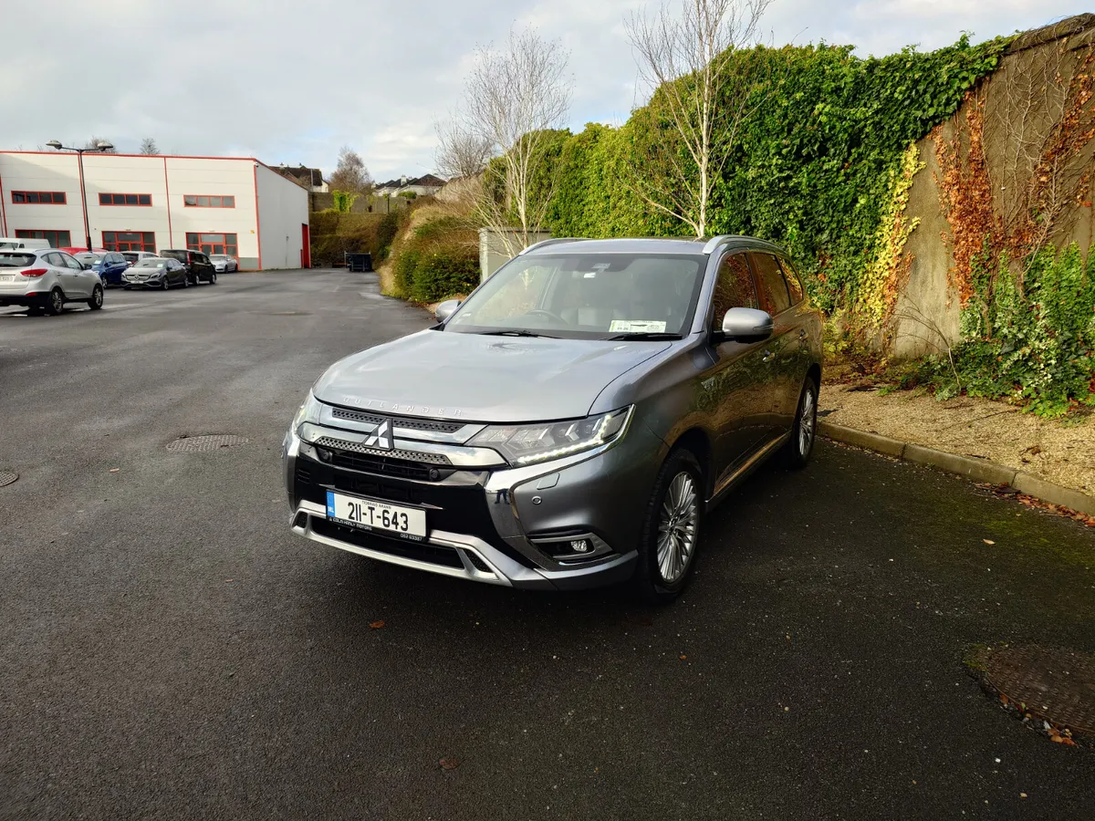 Mitsubishi Outlander PHEV In style 2021 - Image 3