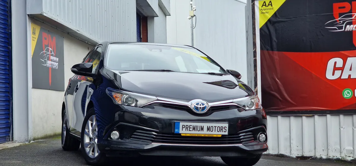 Toyota Auris Luna Automatic Hybrid AA Approved - Image 2