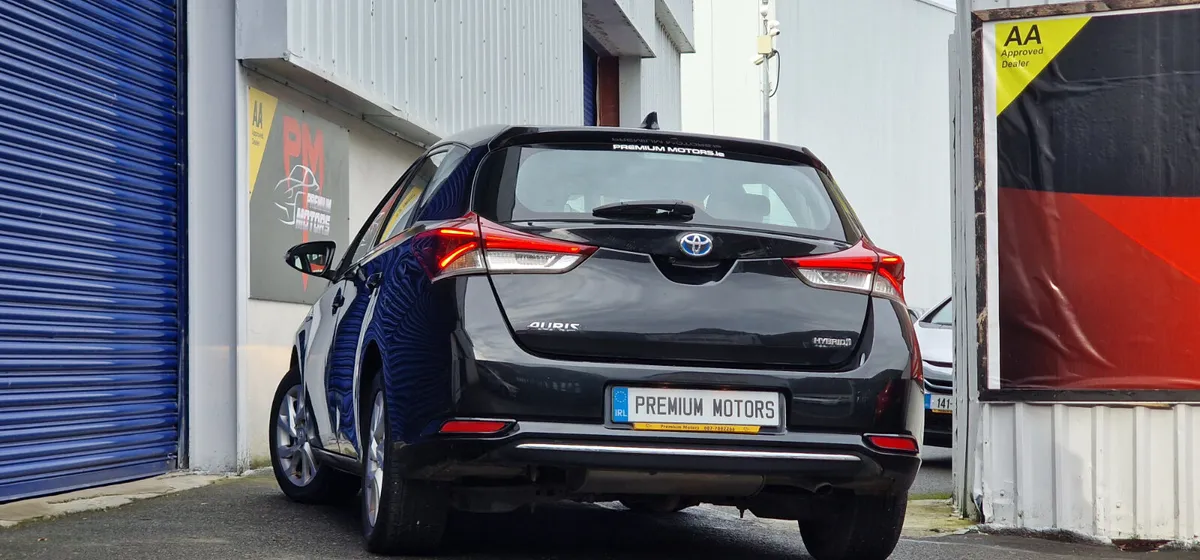 Toyota Auris Luna Automatic Hybrid AA Approved - Image 4