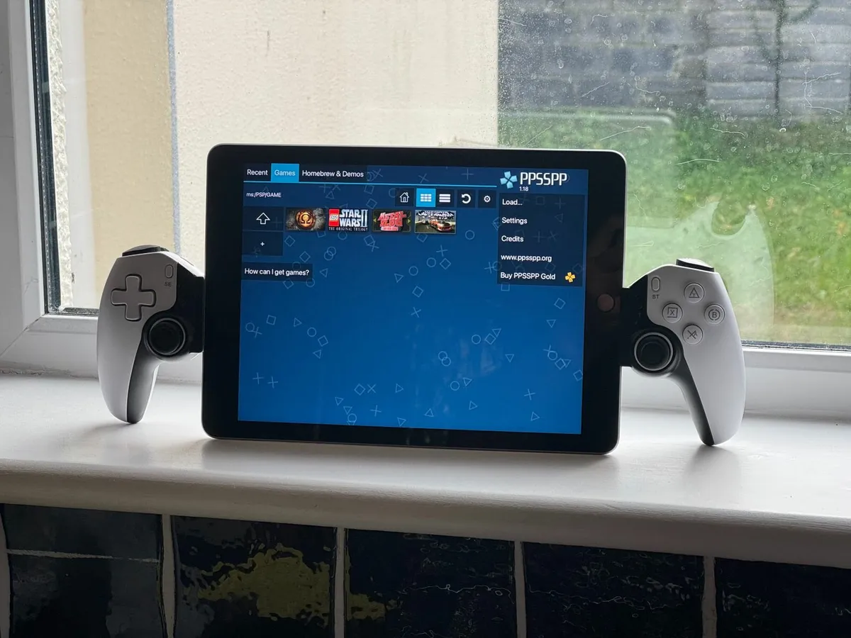 iPad 6th Gen 32GB + Universal Console Controller - Image 3