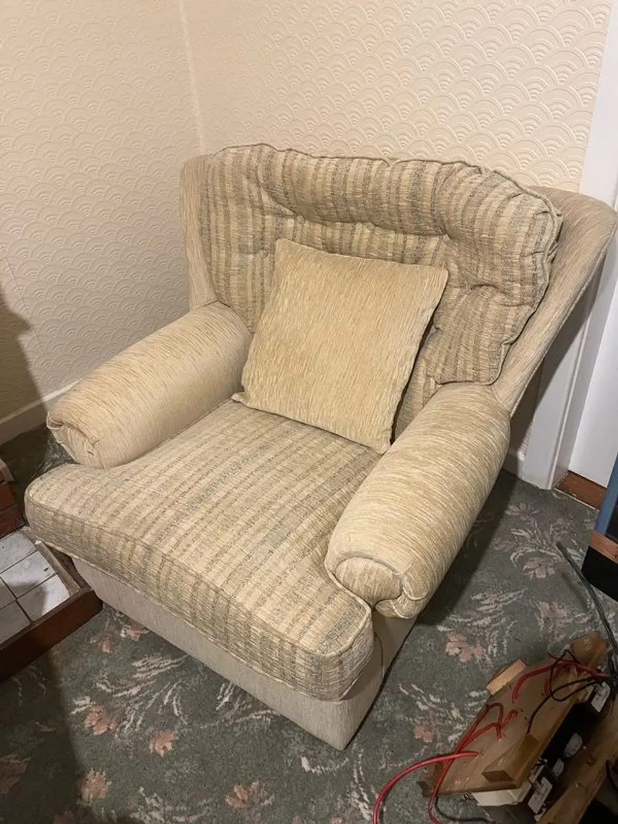 armchair ( 2 ) - Image 1
