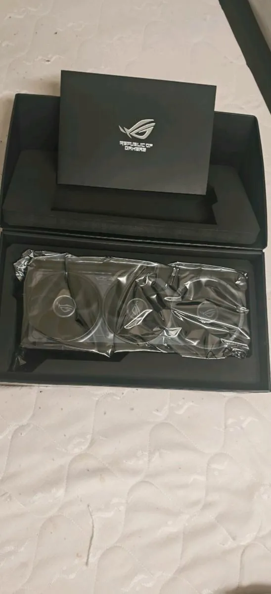 RTX 5080 16GB rog astral - Image 4