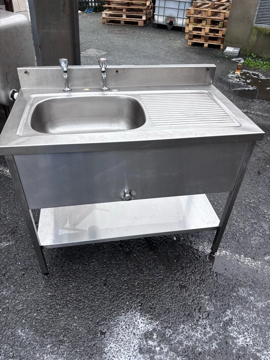 Stainless steel tables sinks - Image 1
