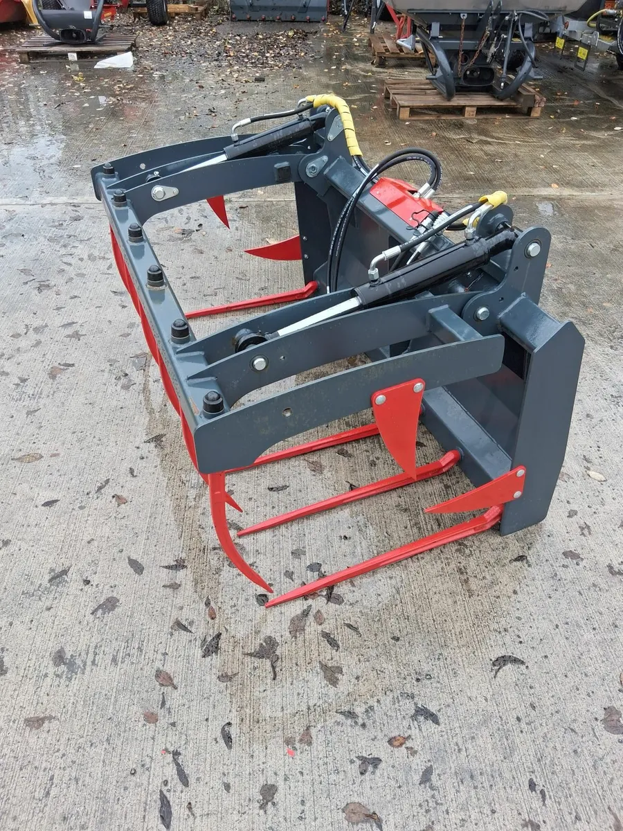 Bucket Grab - Image 3