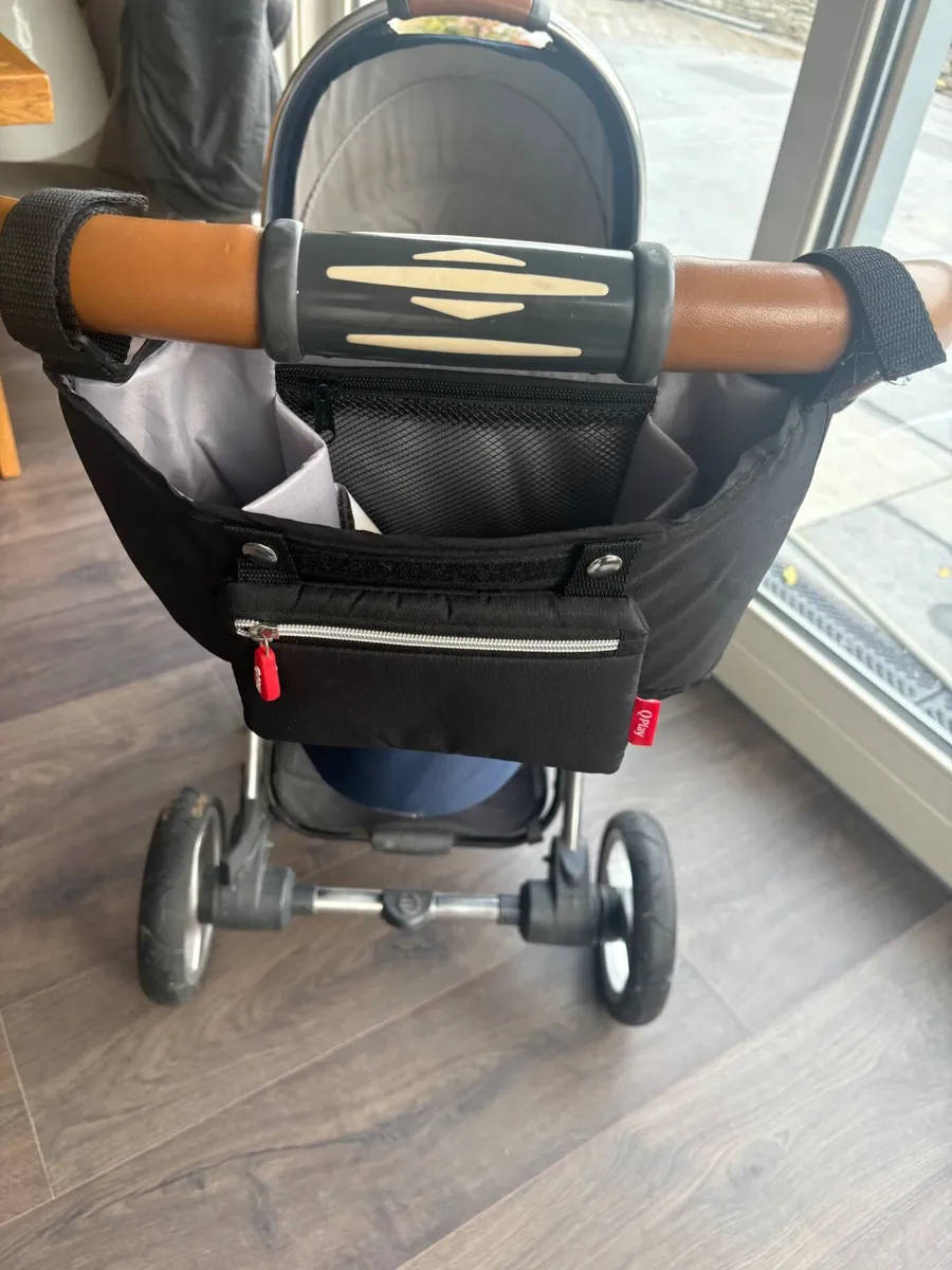 Navy Egg bassinet & push chair with footmuffs. - Image 3