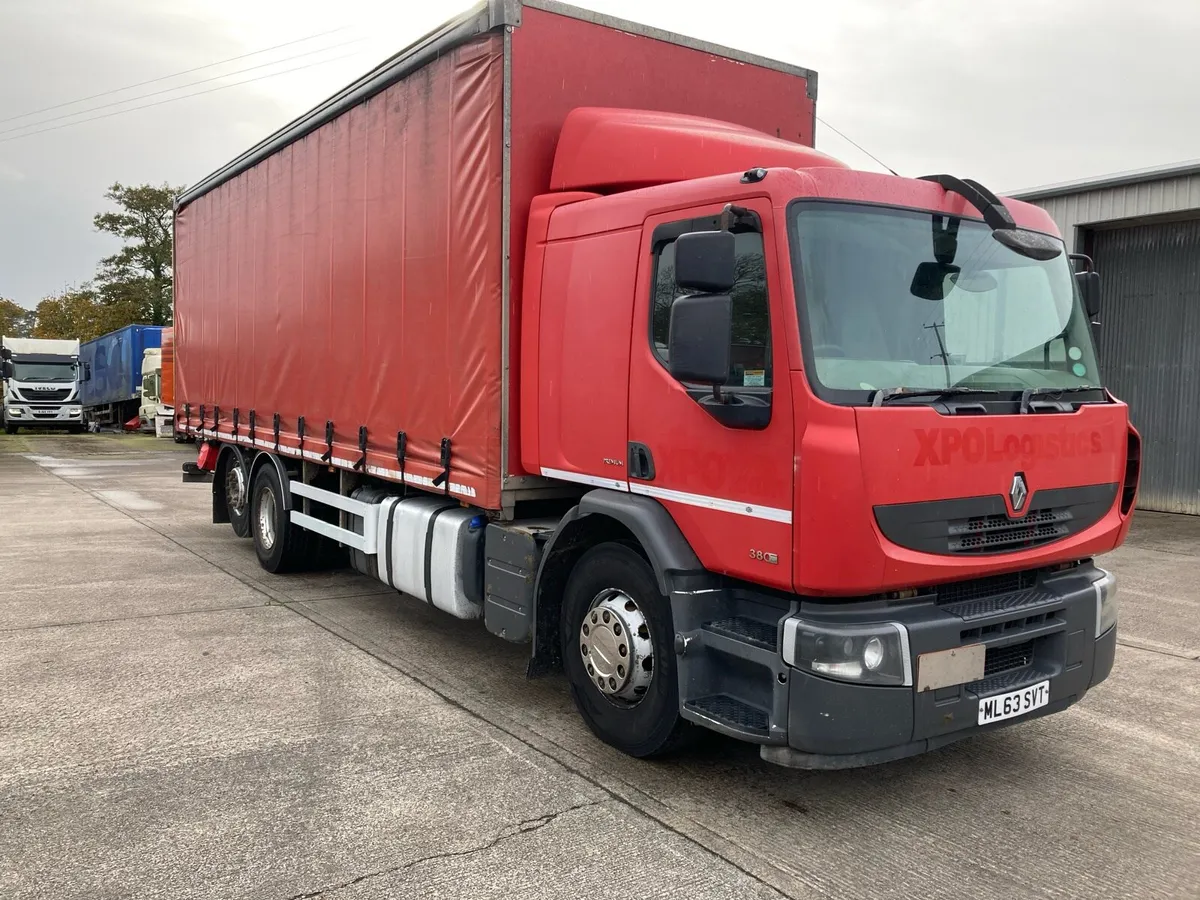 2014 Renault Premium 380 6x2 curtainside - Image 1