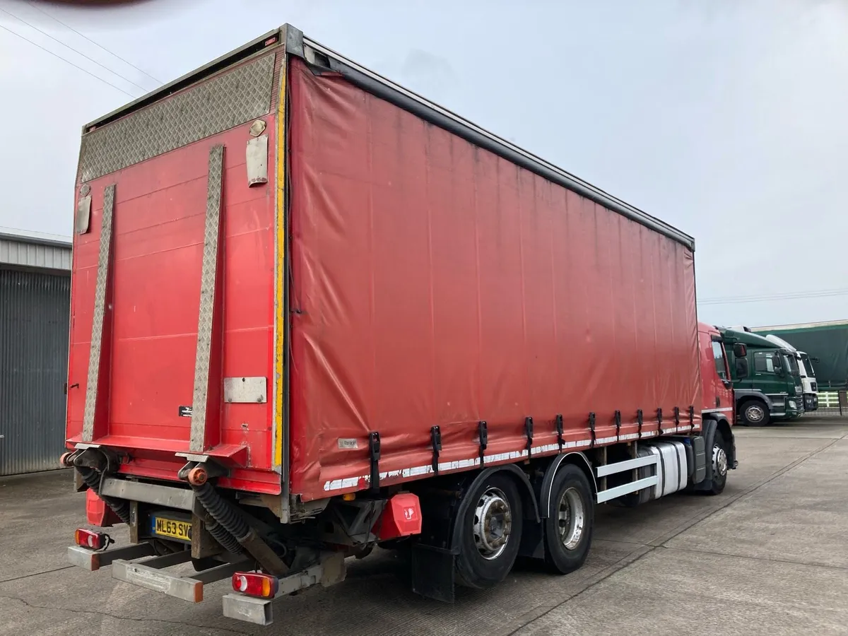 2014 Renault Premium 380 6x2 curtainside - Image 4