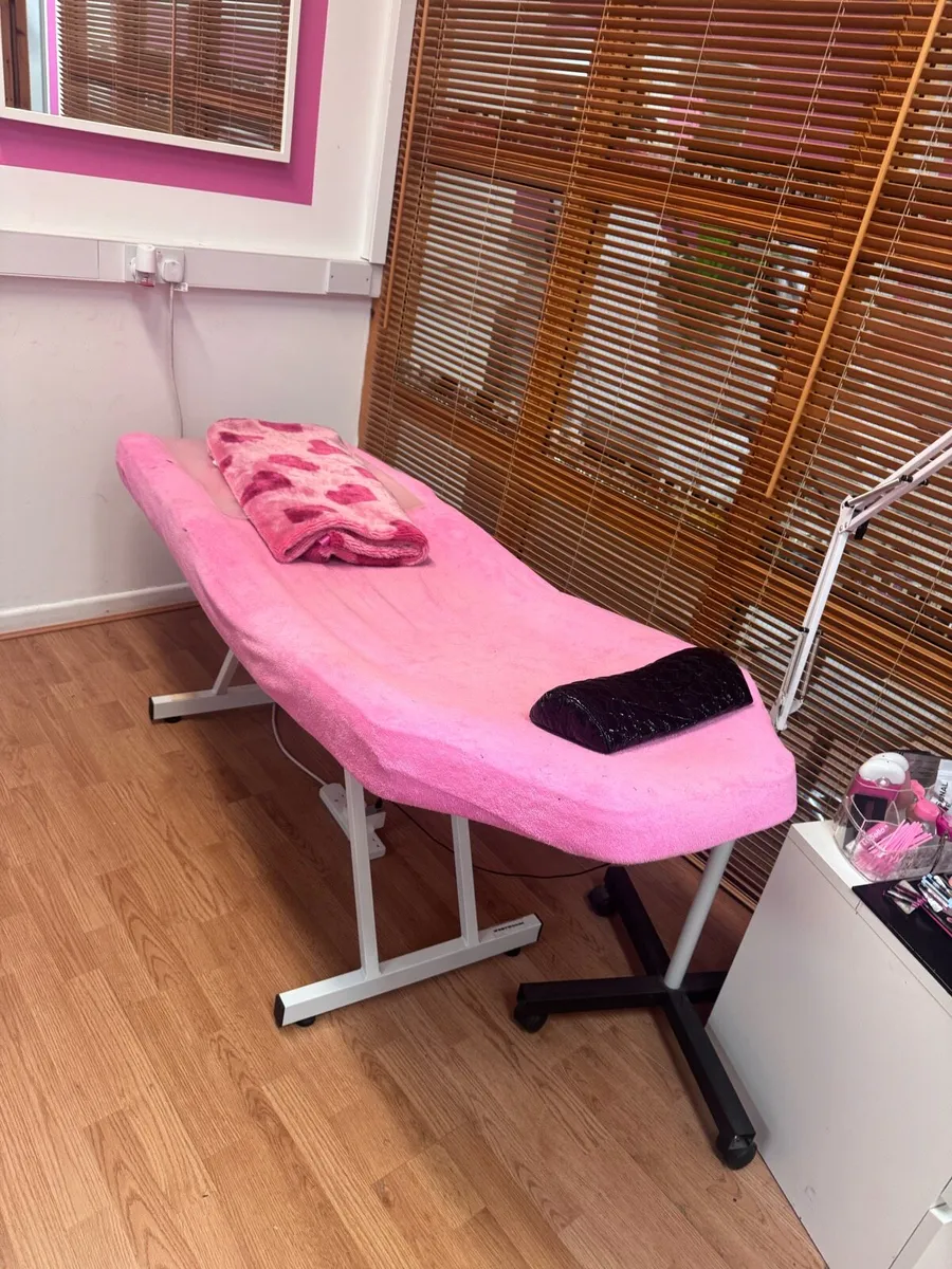 Beauty Massage chair/bed - Image 1