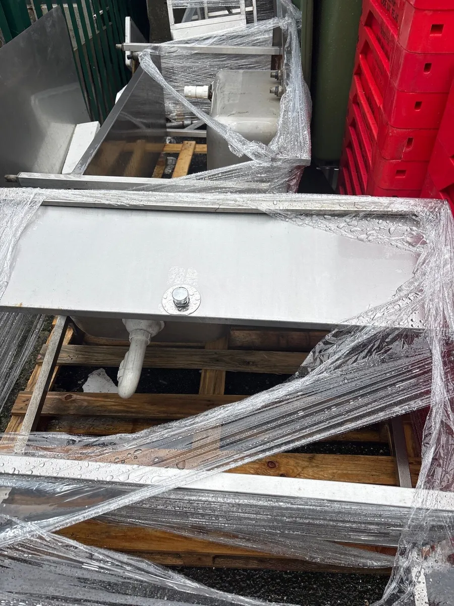 Stainless steel tables sinks - Image 2