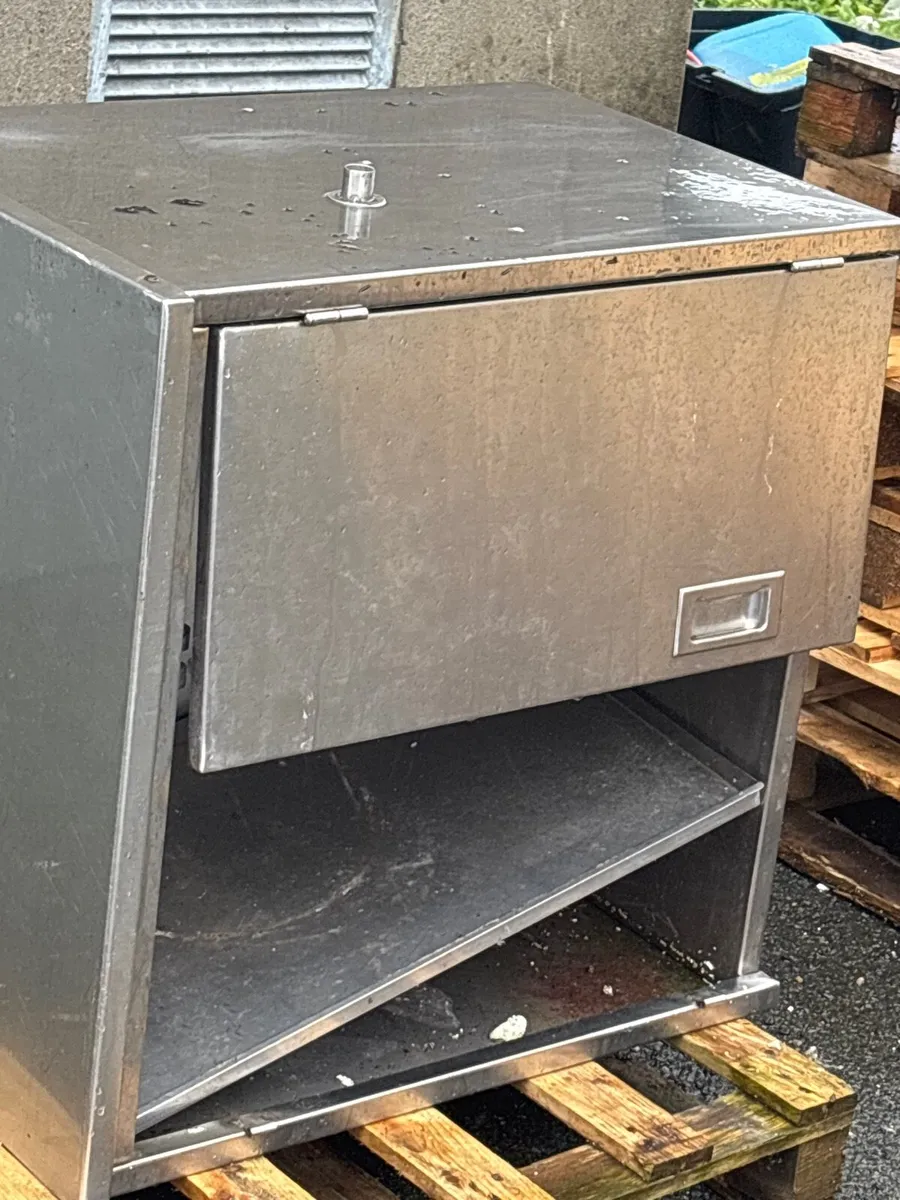 Stainless steel tables sinks - Image 4