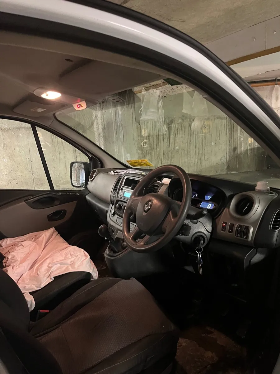 Renault Trafic 2017 - Image 3