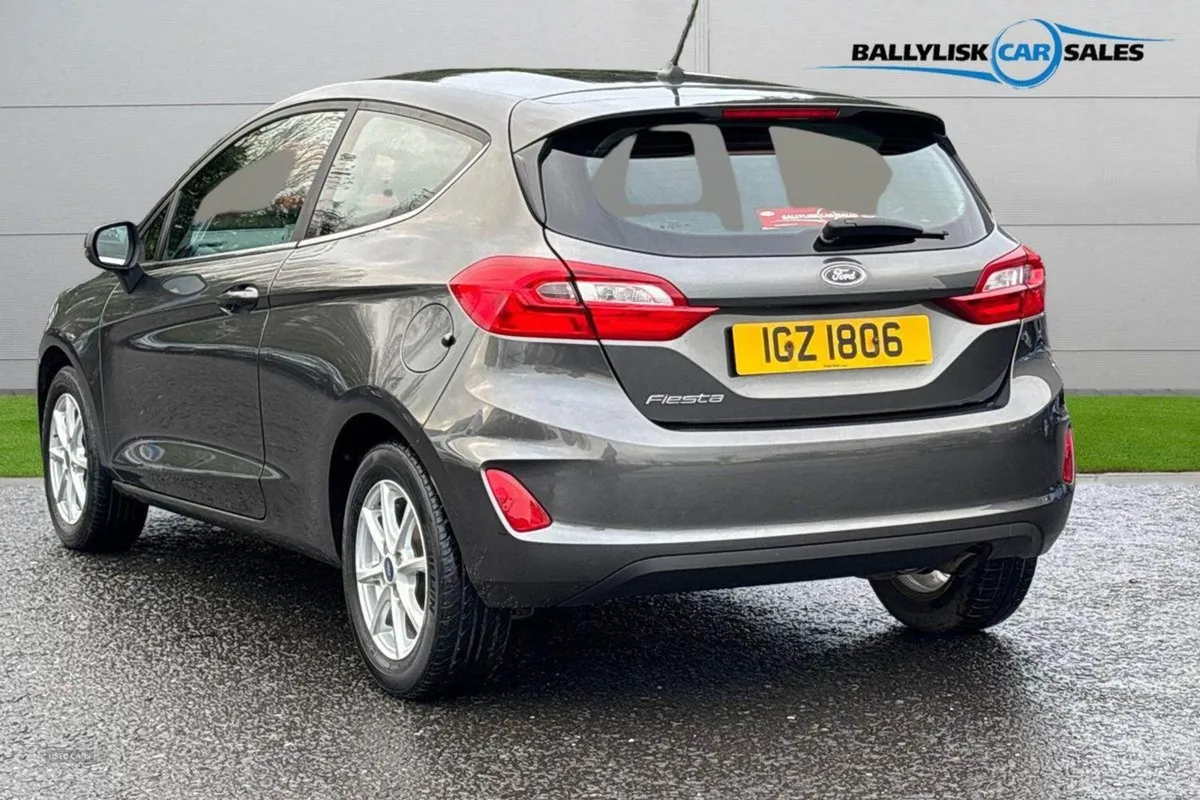 Ford Fiesta 1.1 Zetec Hatchback 3dr Petrol Manual - Image 2