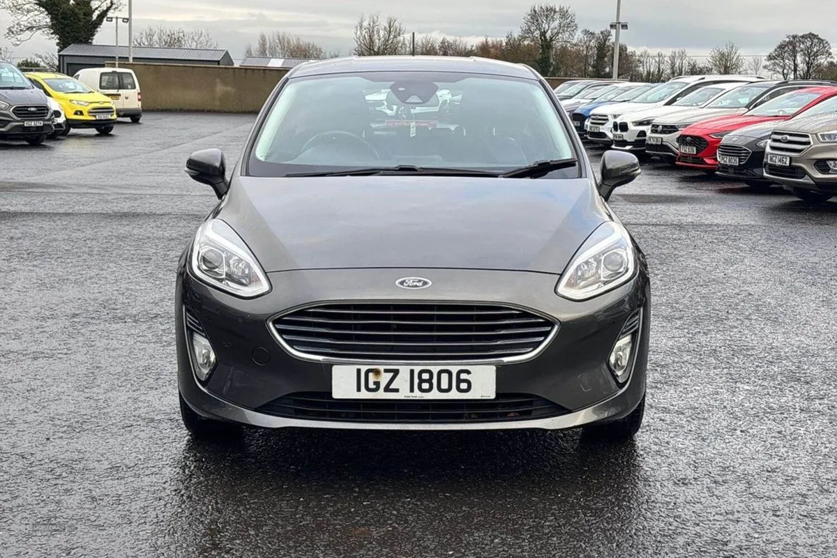 Ford Fiesta 1.1 Zetec Hatchback 3dr Petrol Manual - Image 4