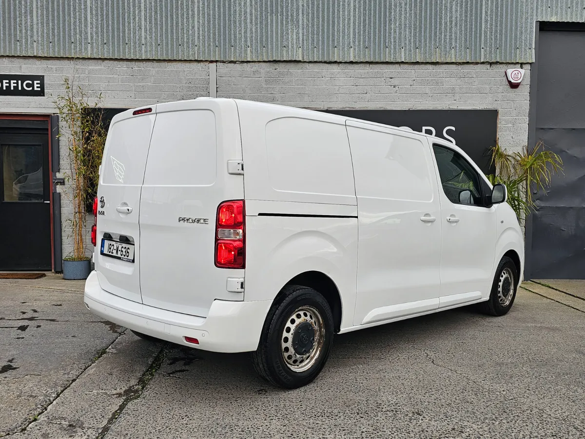 TOYOTA PROACE 2.0 // 09/26 DOE AND TAX // PLUS VAT - Image 2