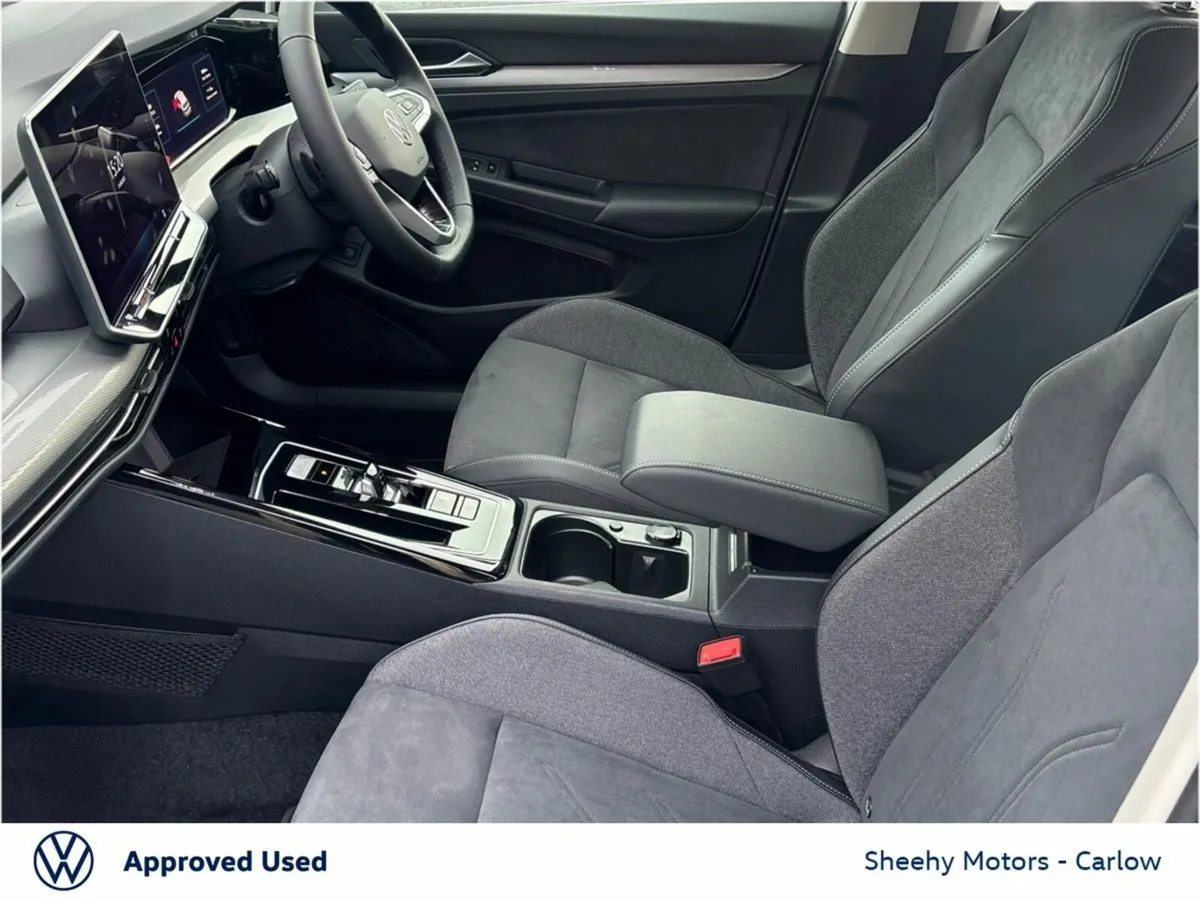 Volkswagen Golf GOLF STYLE 1.5 TSI PHEV 150HP - Image 4