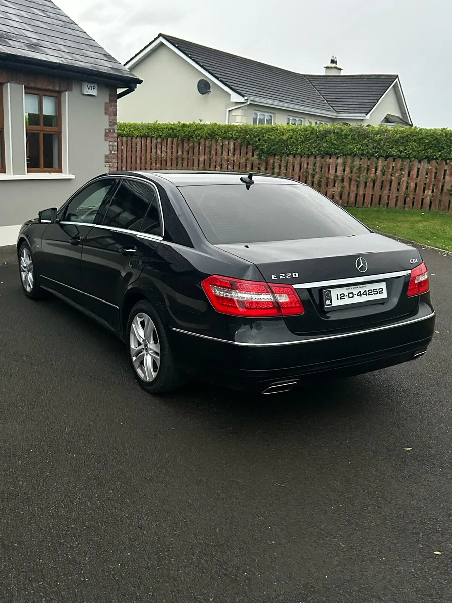 MERCEDES E-CLASS!!NEW NCT!!MINT!! - Image 1