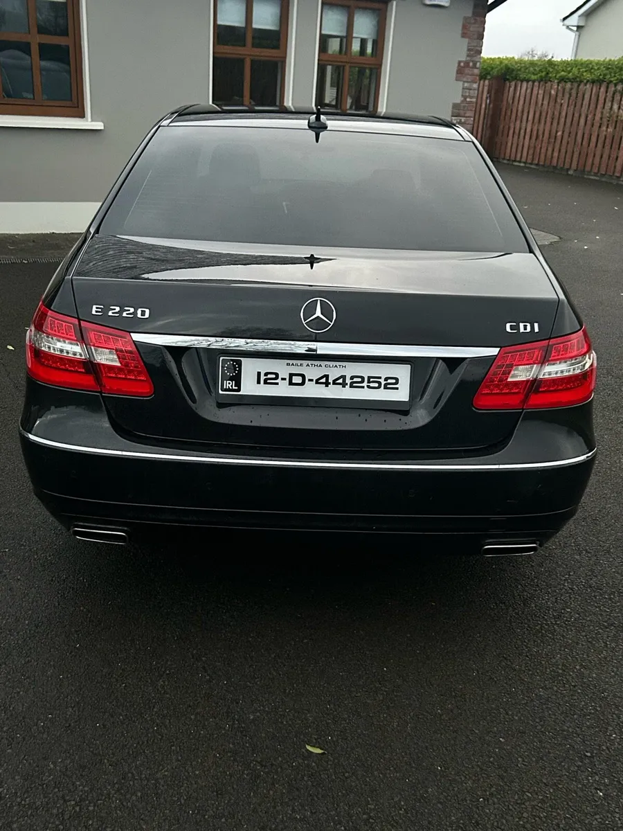 MERCEDES E-CLASS!!NEW NCT!!MINT!! - Image 2