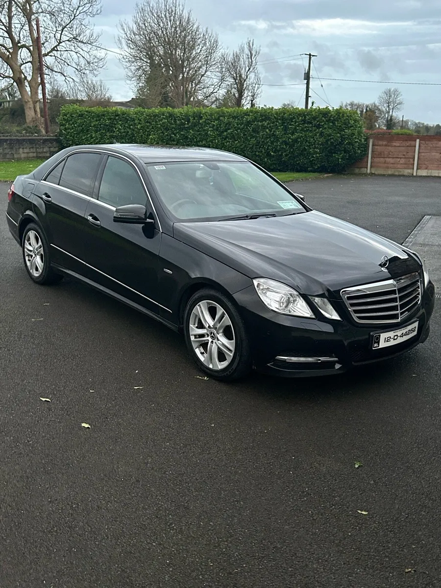 MERCEDES E-CLASS!!NEW NCT!!MINT!! - Image 3