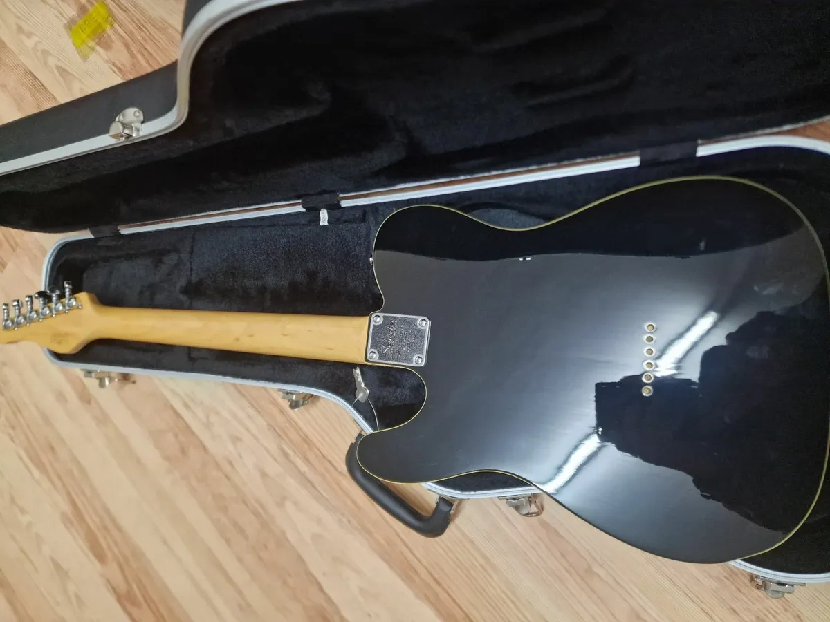 2007 Schecter fastback Guitar - Image 2