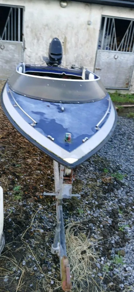 Boats trailer and engine for sale - Image 4