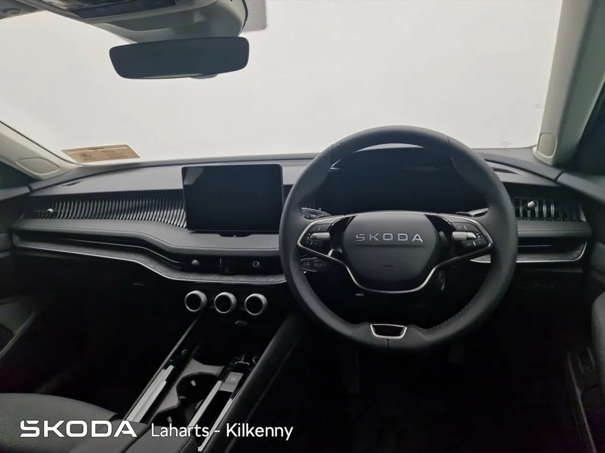 Skoda Superb COMBI SELECTION+ 2.0TDI 150HP DSG - Image 3