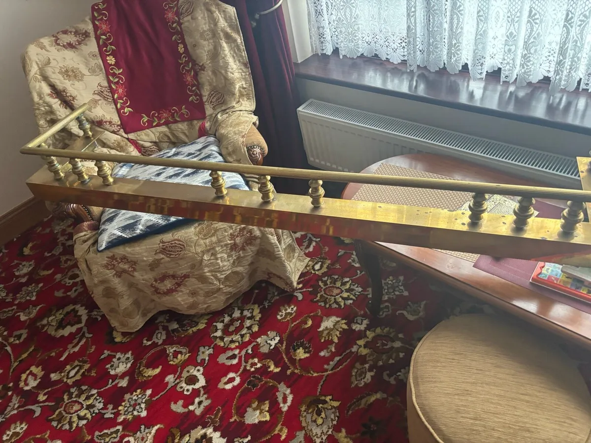 Solid brass fire fender - Image 1