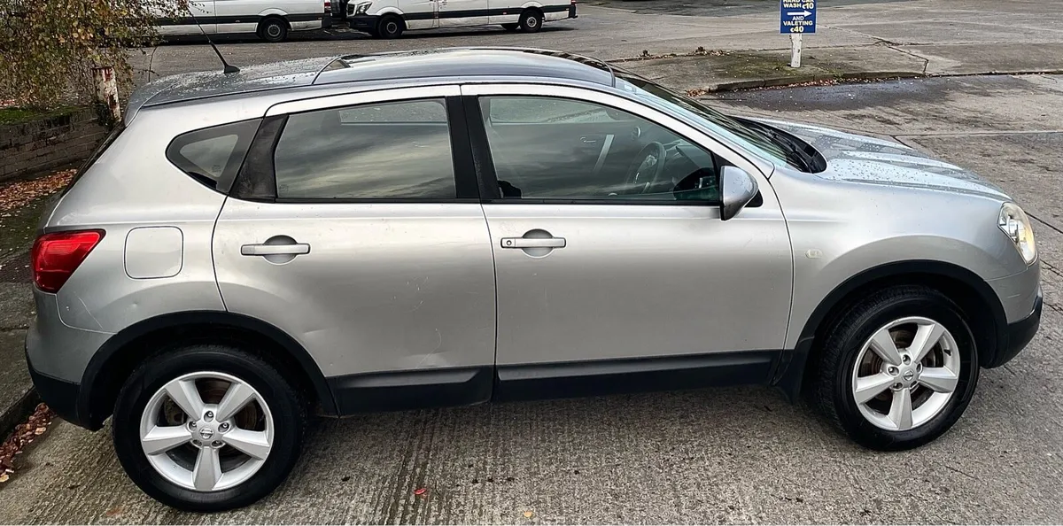 Nissan Qashqai Tax+1 year NCT panoramic roof - Image 2